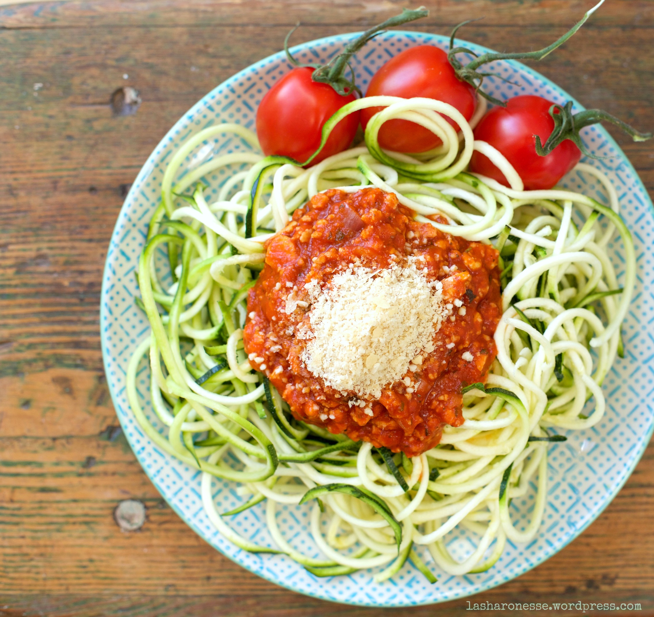 Vegane Lieblings-"Bolognese" Mit Tofu Und Mandel-"Parmesan" - Greeny ...